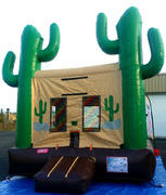 Cactus Jack Bounce House with Basketball Hoop Cactus Jack Bounce House with Basketball Hoop